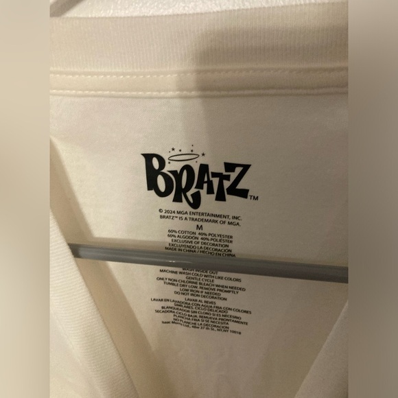 Bratz class of 2001 short sleeve t- Shirt in size Medium. Brand new - Picture 3 of 5